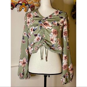 RUE21 FLORAL CROP TOP SZ M